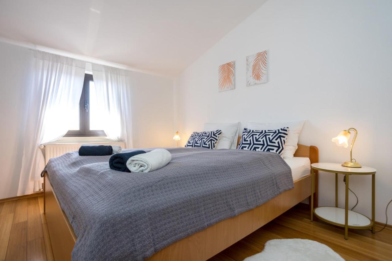 Apartmani Beba Omišalj Eksteriør bilde